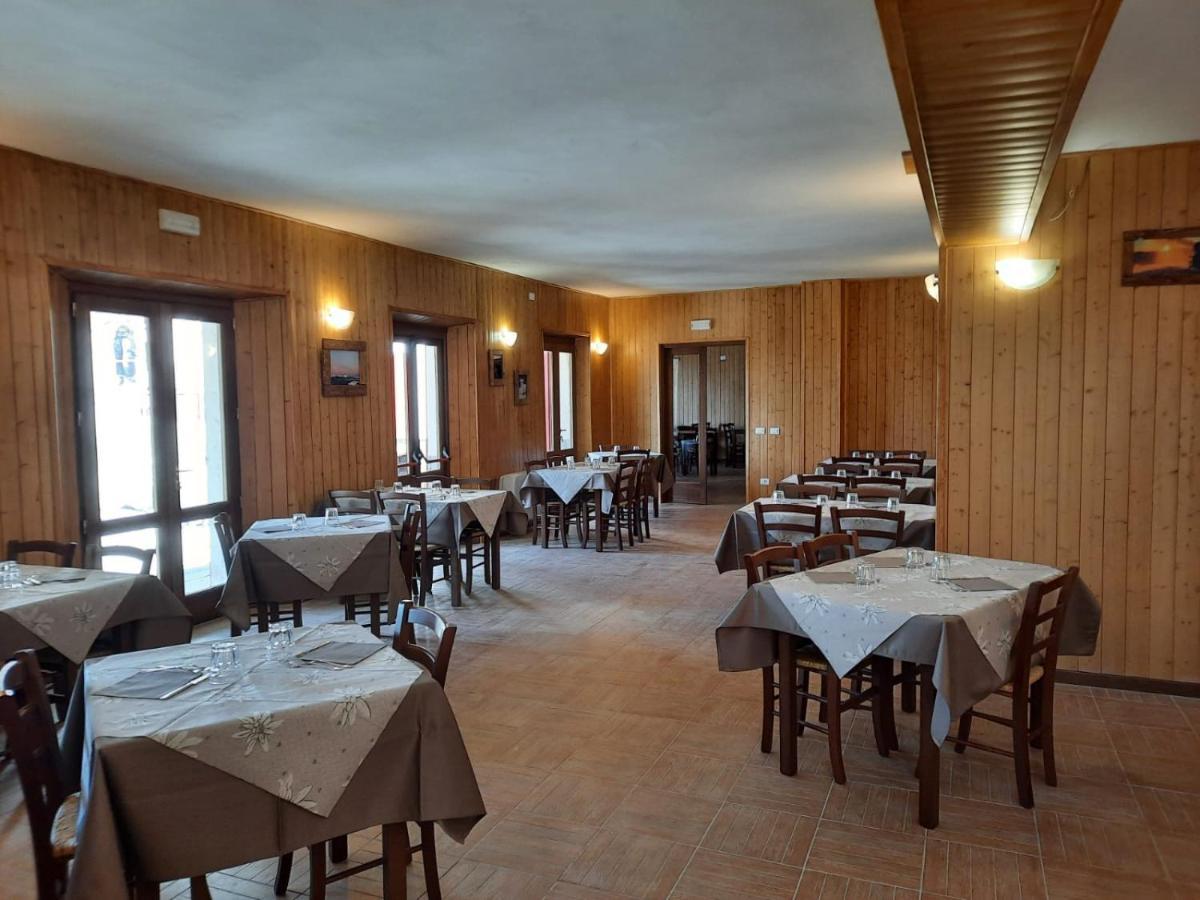 Albergo Rifugio La Grande Baita กูติญาโน ภายนอก รูปภาพ