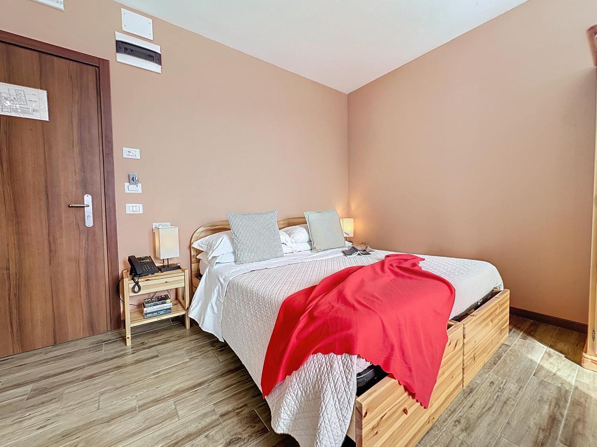 Albergo Rifugio La Grande Baita กูติญาโน ภายนอก รูปภาพ