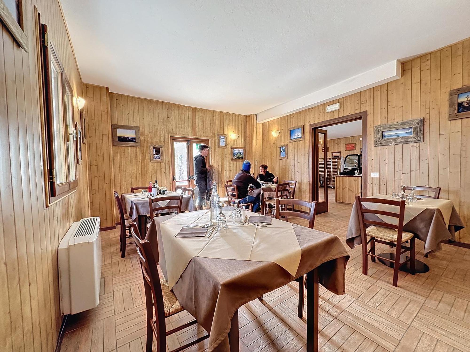 Albergo Rifugio La Grande Baita กูติญาโน ภายนอก รูปภาพ