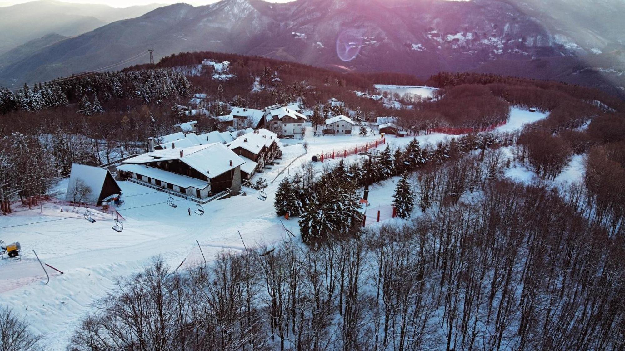 Albergo Rifugio La Grande Baita กูติญาโน ภายนอก รูปภาพ